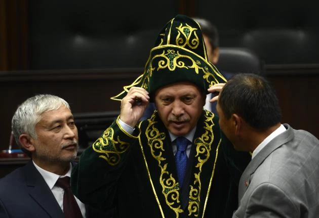 Υπερεξουσίες στον «Σουλτάνο» – Αναλαμβάνει και την αμυντική βιομηχανία